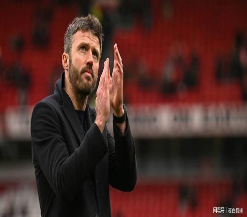 曼聯(lián)眾名宿點(diǎn)評(píng)卡里克轉(zhuǎn)正：貝克漢姆力挺，基恩仍持反對(duì)意見(jiàn)