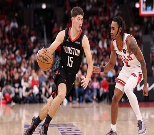 進攻端貢獻度不足，防守端被各種打爆！火箭還會讓他繼續(xù)先發(fā)嗎