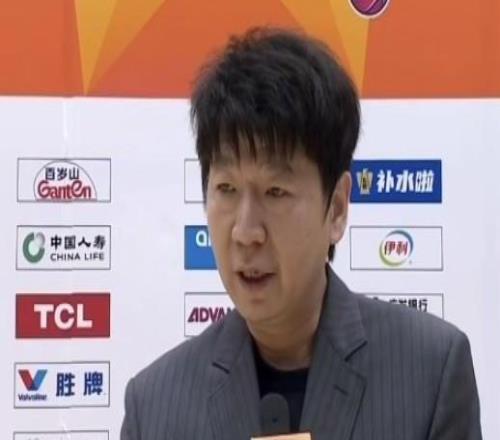 邱彪：失誤過多我很不滿意，年輕人的表現(xiàn)讓我們增強了信心