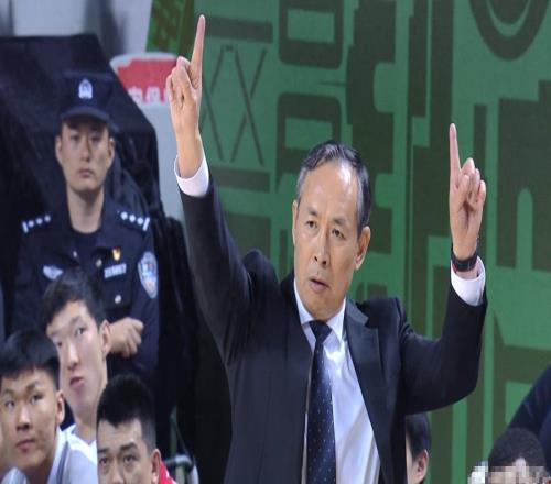 三連勝！許利民表揚(yáng)一人：對我們作用特別大，為他的好狀態(tài)而高興