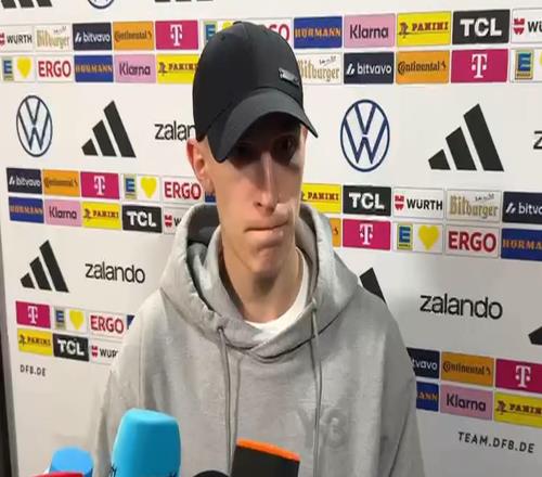 施洛特贝克:关于我和多特的续约即将敲定的消息完全不实