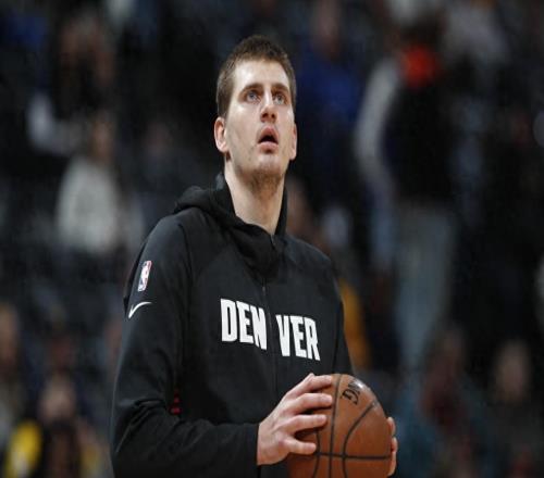 现役巨星40分次数:约基奇33,东契奇59,库里75,仅一人破百太强