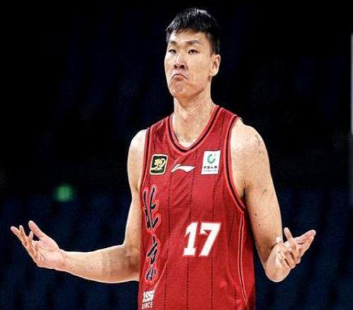 連續6場被棄用,不打球也能拿600萬!球迷:你小子真滋潤啊