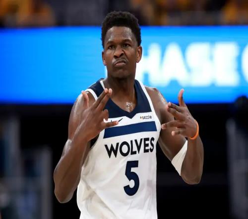 森林狼一喜一憂：愛(ài)德華茲今日復(fù)出麥丹確診髕腱炎+骨挫傷