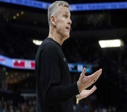 拿高薪也得跑路圈內(nèi)人苦勸多諾萬(wàn)離開(kāi)公牛，接手北卡不香嗎