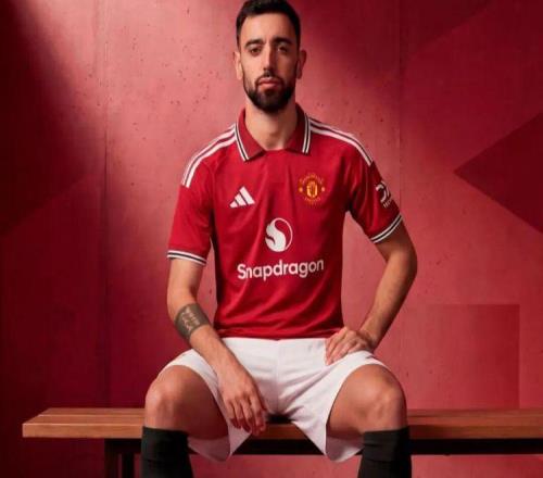 曼聯(lián)下賽季新球衣曝光，致敬重生年代爭議球衣！拉爵志在沖擊冠軍