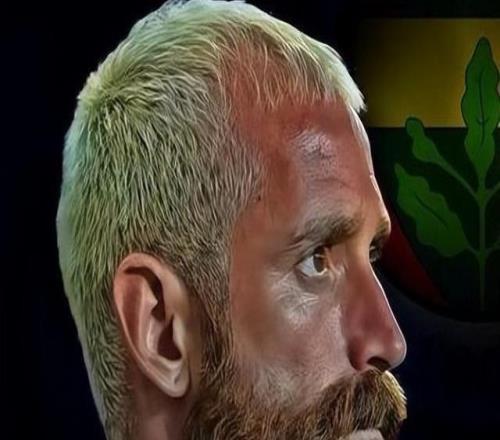 還記得利物浦“紋身哥”嗎梅雷萊斯退役10年,生活竟比踢球更狂