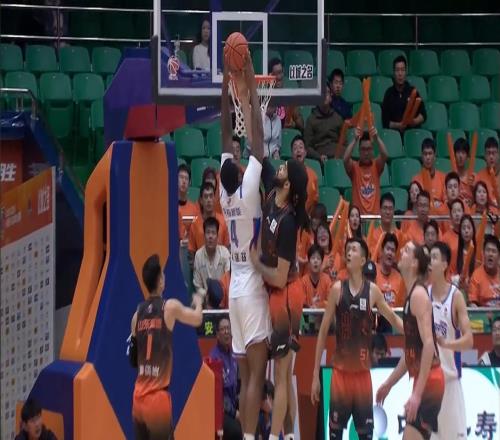 8連敗！寶島核心空砍34分，CBA關(guān)鍵1戰(zhàn)：山東新援27分征服球迷！