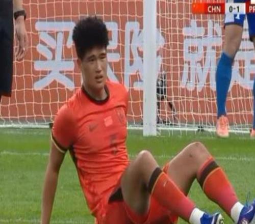 記者:彭嘯傷勢無大礙,教練組會根據他身體情況安排出場時間