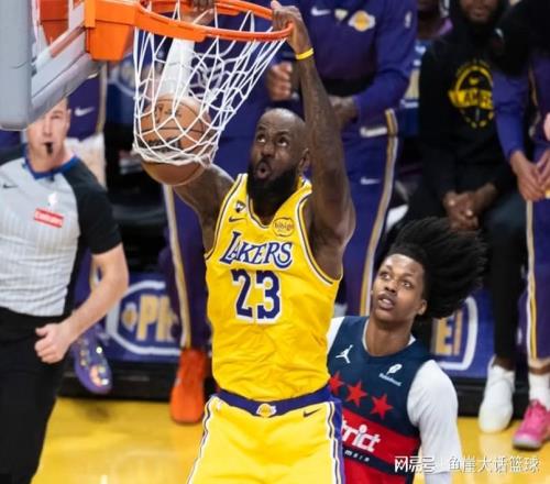 湖人120101奇才!里夫斯錯(cuò)誤明顯,詹姆斯看清現(xiàn)實(shí),一人成關(guān)鍵