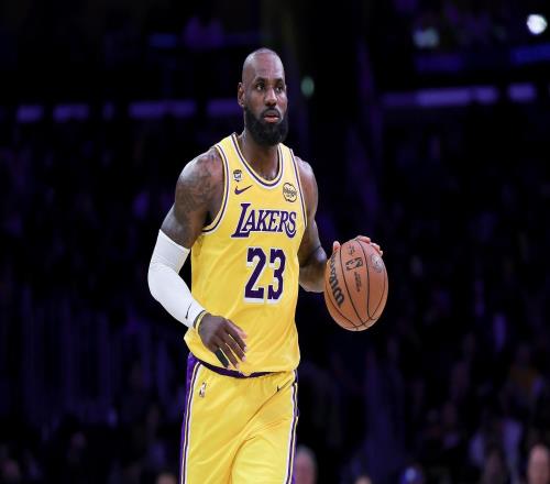 詹姆斯刷新最老三雙紀(jì)錄勝場數(shù)追平賈巴爾并列第一