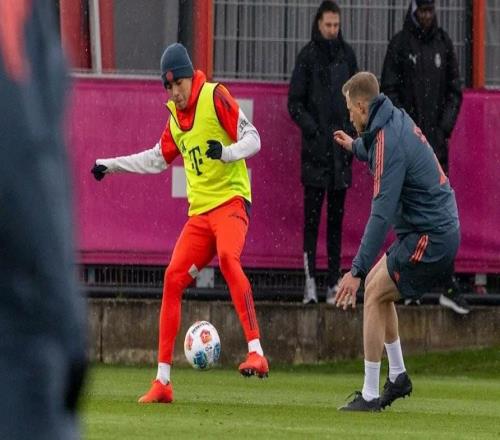 圖片報：穆西亞拉、阿芳、泡芙周二都參加了拜仁的完整合練