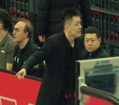 遼籃再戰(zhàn)新疆！將帥鄭重承諾，趙繼偉咬牙堅持，韓德君替母隊著急