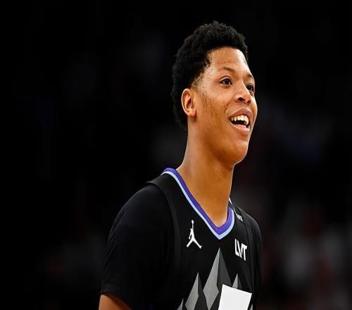 可惜球權(quán)比較有限，否則爵士鋒線新秀面對騎士的數(shù)據(jù)還能有所提升