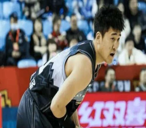 咋了麻這是“當(dāng)家球星”12投3中，正負(fù)值29，網(wǎng)友：你才25歲啊