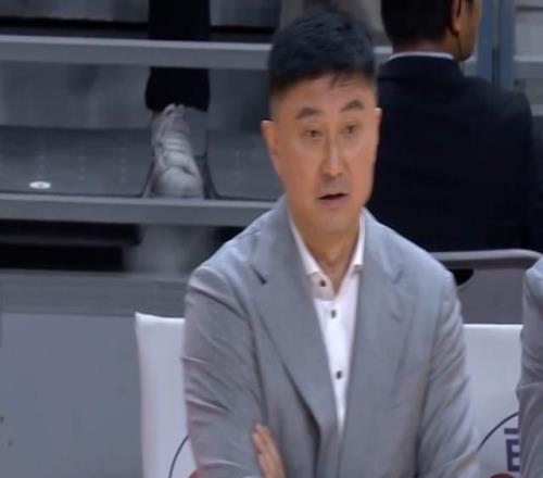 杜鋒：焦柏喬身體不舒服也有家庭原因和我溝通非常好請假回趟家