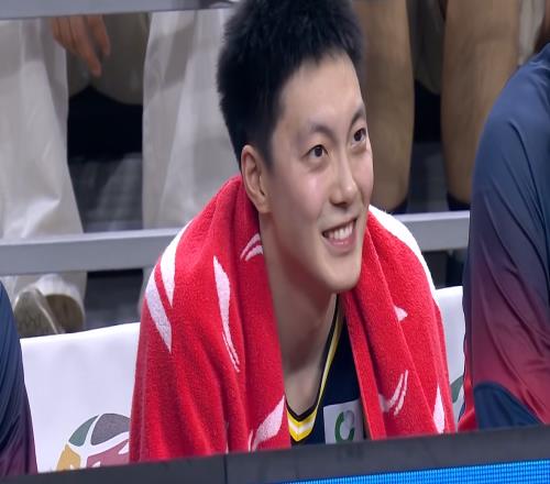 杜鋒終于不作妖！9人輪換用對徐杰胡隊(duì)，廣東復(fù)仇江蘇還有1大驚喜