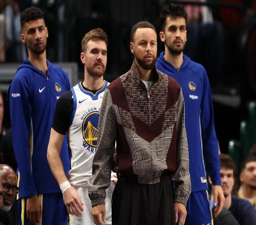 勇士雙喜臨門！霍福德提名體育道德風(fēng)尚獎(jiǎng)，庫里復(fù)出時(shí)間確定