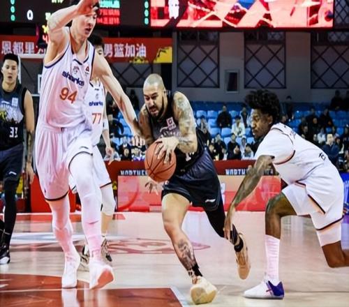 CBA倫納德超高正負(fù)值，小胖再遭DNP，盧偉指導(dǎo)正式表態(tài)