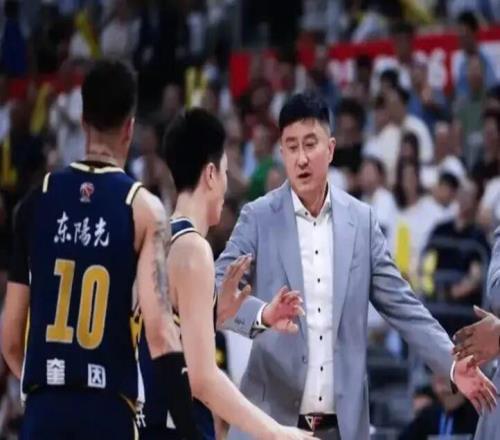 焦泊乔离队,麦考尔遭弃用,广东队赢球还要靠徐杰