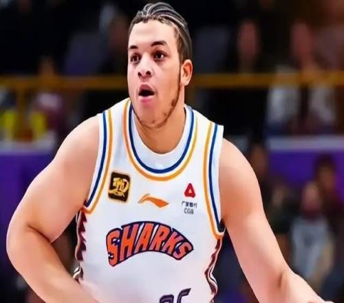 與主帥對罵，洛夫頓遭重罰更衣室內(nèi)幕曝光，盧偉表態(tài)，豪門沉默