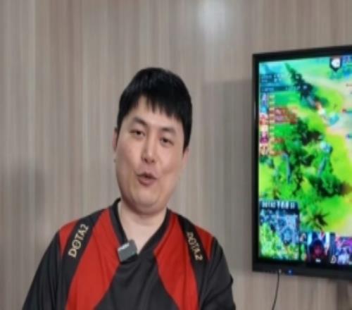 YYF：等戶外回來后面應(yīng)該全是dota除非有一個(gè)超級(jí)超級(jí)火的游戲