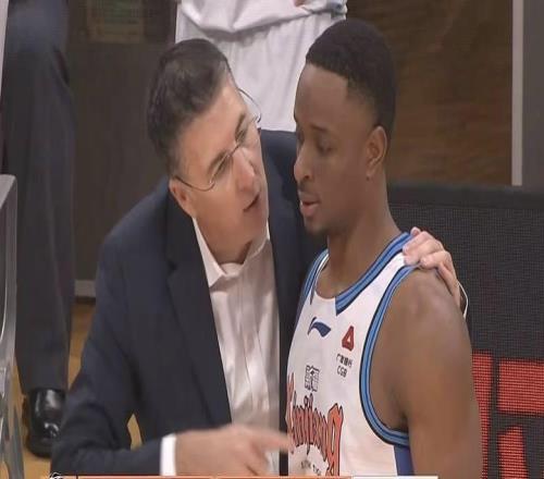 趙繼偉2分11助攻遼寧戰(zhàn)勝新疆，新疆打進季后賽已是低概率