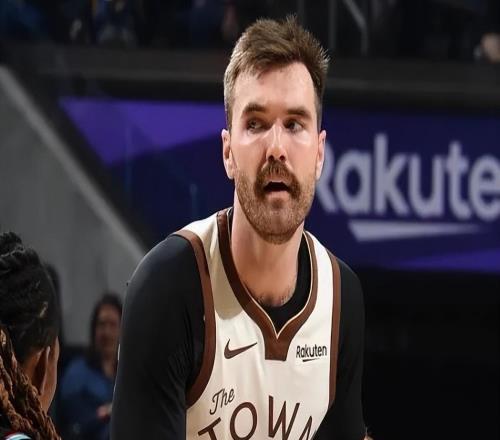 勇士113127不敵馬刺球員評(píng)價(jià)：5人及格，4人低迷