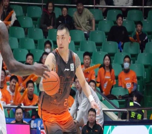 贏球如坐過(guò)山車！山東男籃12分逆轉(zhuǎn)戰(zhàn)勝福建，陶漢林得到兩雙