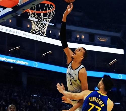 隨著馬刺10連勝，掘金130117爵士，西部最新排名出爐！火箭升第5