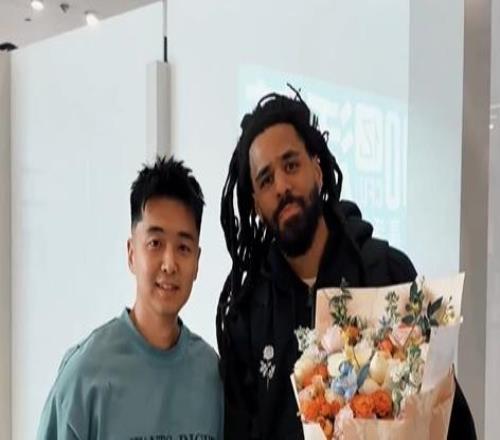 驚了！說唱巨星官宣加盟CBA當(dāng)球員！