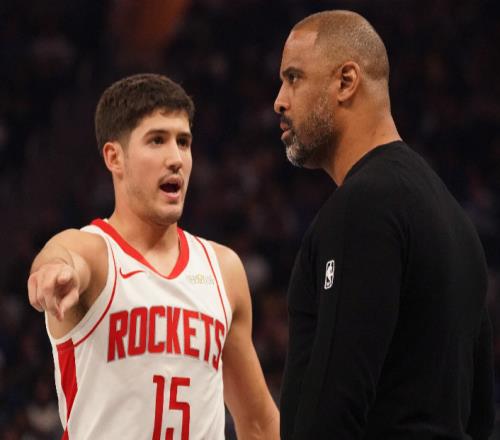 9勝3負(fù)！13勝4負(fù)！火箭探花制造驚喜，烏度卡學(xué)聰明了