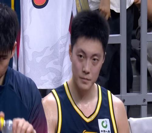 狂逼廣東隊(duì)去打京滬！廣廈男籃戰(zhàn)略性輸球，深圳躺進(jìn)積分榜前三！