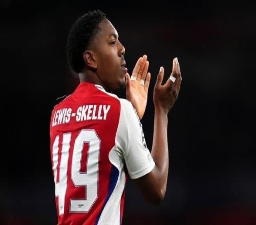 記者：曼聯(lián)就斯凱利展開(kāi)非正式詢問(wèn)，若想買他需支付高額溢價(jià)