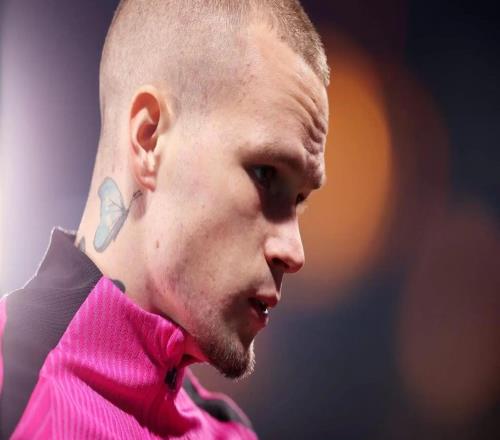 TA：穆德里克在英格蘭第7級別球隊的球場單訓(xùn)，主要練射門