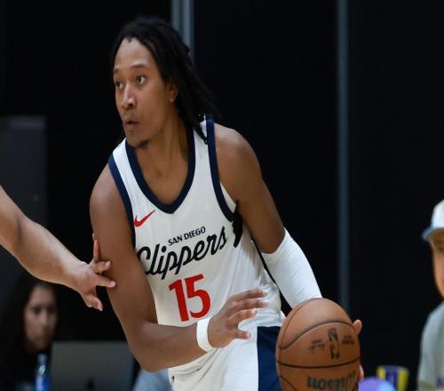 雖然惜敗湖人二隊(duì)，但快船雙向合同后場(chǎng)新星的表現(xiàn)依然非常穩(wěn)定