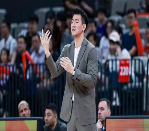 CBA常規(guī)賽第33輪深圳馬可波羅隊(duì)主場109比94戰(zhàn)勝浙江