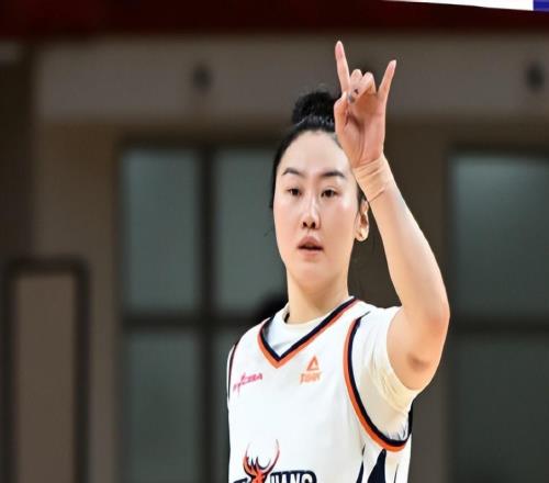 場均16+11助新疆入四強！31歲女籃MVP鳳凰涅槃宮魯鳴重新考察