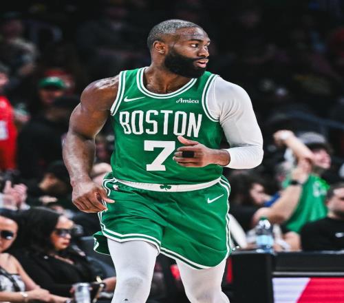 創56年紀錄！綠軍首節狂轟53+11三分布朗20分+豪瑟6中6轟17分