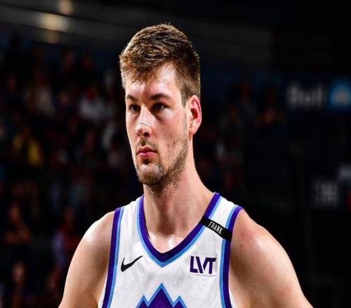 杜蘭特25+5+6+2封蓋，申京對飆二輪秀中鋒，火箭大勝爵士奪5連勝