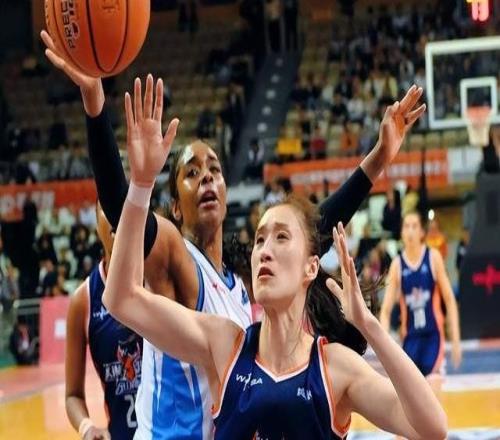 32歲女籃王牌爆發,狂轟24分,以下克上,宮魯鳴或拿她代替李夢