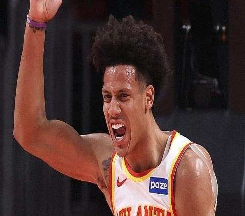 鷹王18+14+5比肩三大傳奇，麥科勒姆25分，老鷹血洗籃網(wǎng)20戰(zhàn)18勝