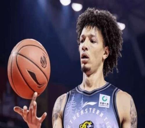 爛隊找了個好外援！首秀29分3板10助攻，球迷：希望他能拿到工資