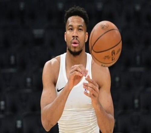 健康卻遭雪藏字母哥爆粗怒噴雄鹿：這是打我臉，聯(lián)盟快查他們！