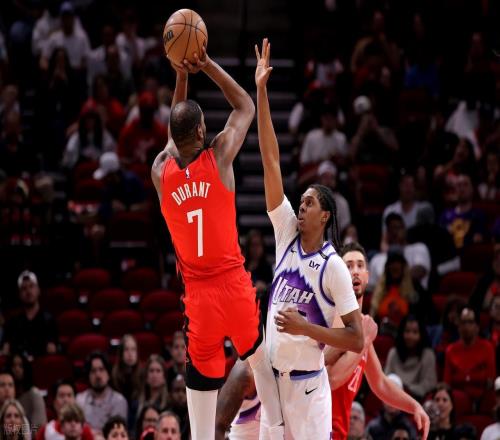 5連勝?zèng)_擊西部第三！杜蘭特三節(jié)25+5+6！阿門攻防一體21+8+4+2！