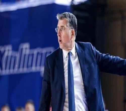 新疆男籃新賽季二度換帥引熱議！媒體人感嘆整個賽季處于動蕩中