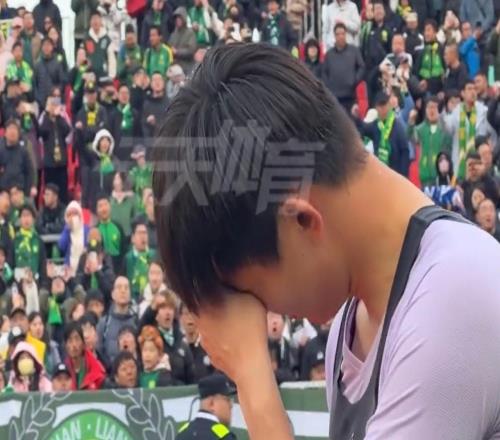 京媒：國安客場不敵遼寧鐵人，門將張健智謝場時落淚