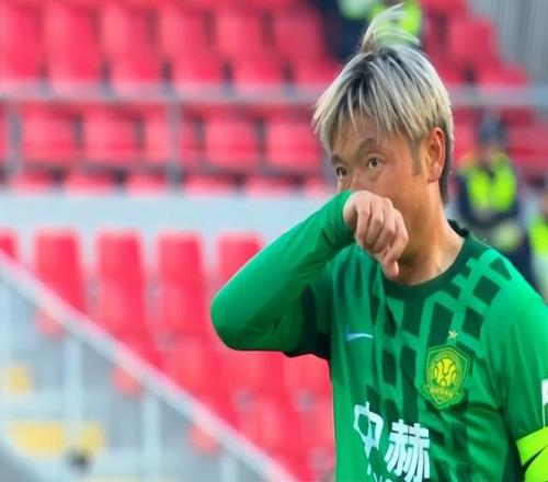 21！北京国安轰然倒半岛体育- 半岛体育官方网站- APP下载下被辽宁铁人主场“掀翻”判罚引发争议