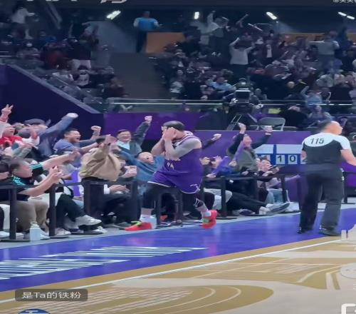 CBA出現有趣一幕！剛做完“晚安”慶祝動作，便遭到對手三分絕殺