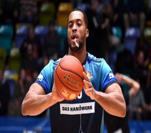 自宣加盟!辽宁队签约新援,场均17+9,补足短板,乌戈冲击季后赛